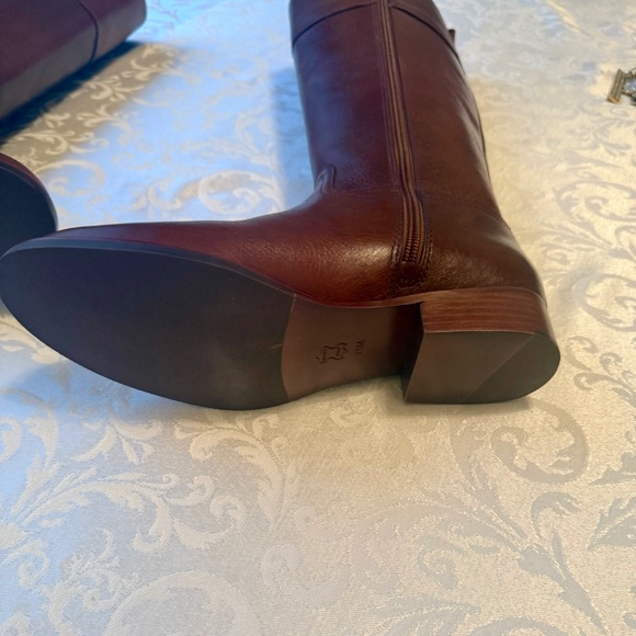 Tory Burch Kiernan boot  New with out Box Size 7.5 - Picture 9 of 11